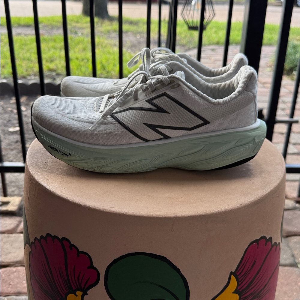 New Balance Fresh Foam X 1080v14 Women's size 9 - Picture 3 of 8